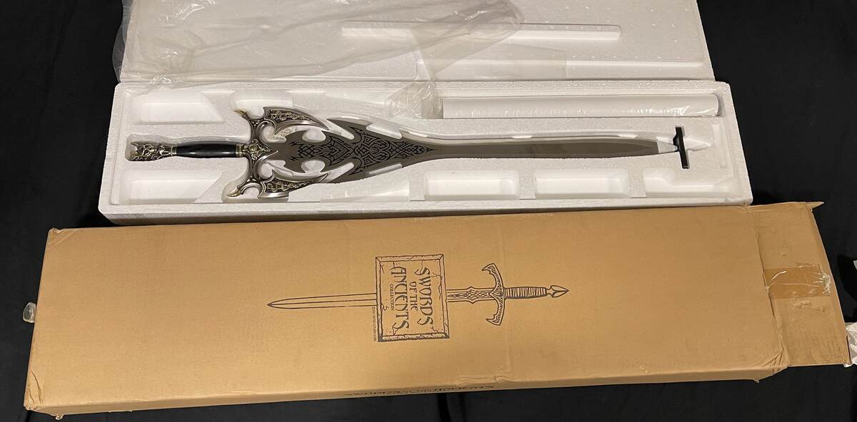 KIT RAE KILGORIN SWORD OF THE ANCIENTS UNITED CUTLERY DARKNESS UC1239 FANTASY