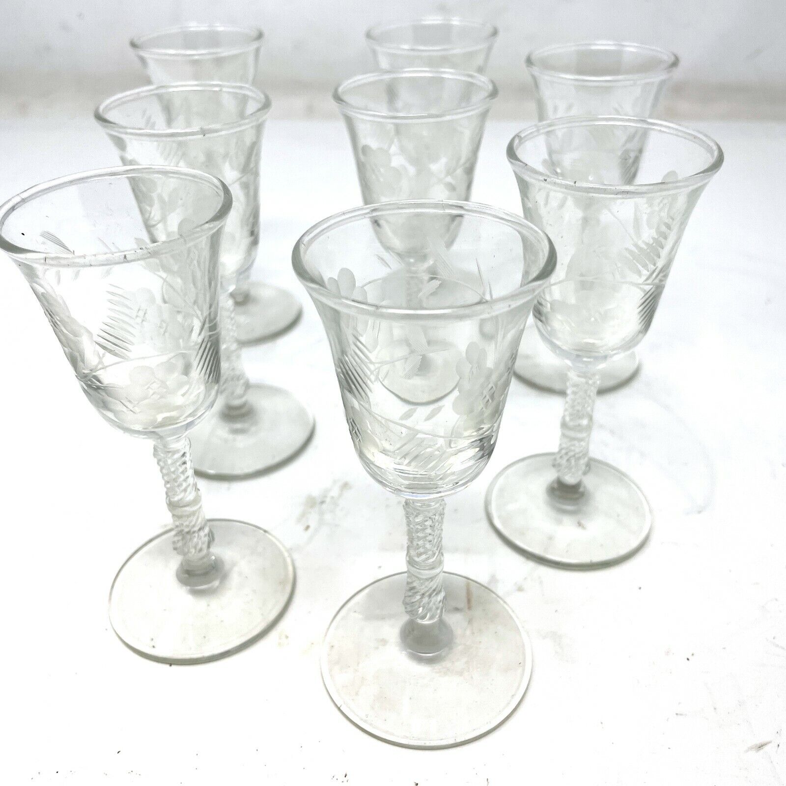 8 pcs Vintage Crystal Cordial Glasses, Floral Etched Set, 4.5 in High, 2 in Wide