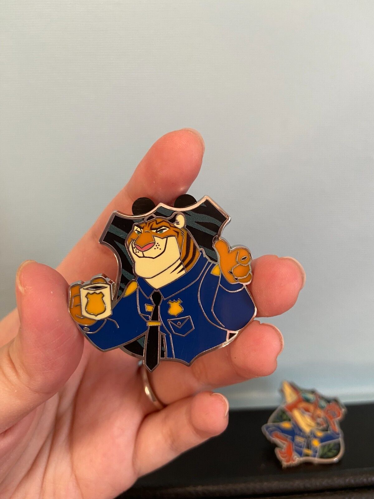 Disney Zootopia \'\'The ZPD\'\' Mystery Pin - Tiger Officer Fangmeyer - 100% New