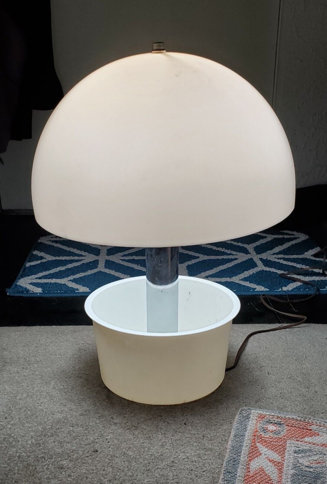 Mid Century Modern Magic Plantern Space Age Mushroom Lamp Vintage