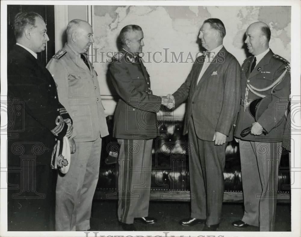 1943 Press Photo Gen. Eurico Gaspar Dutra of Brazil, visits Washington