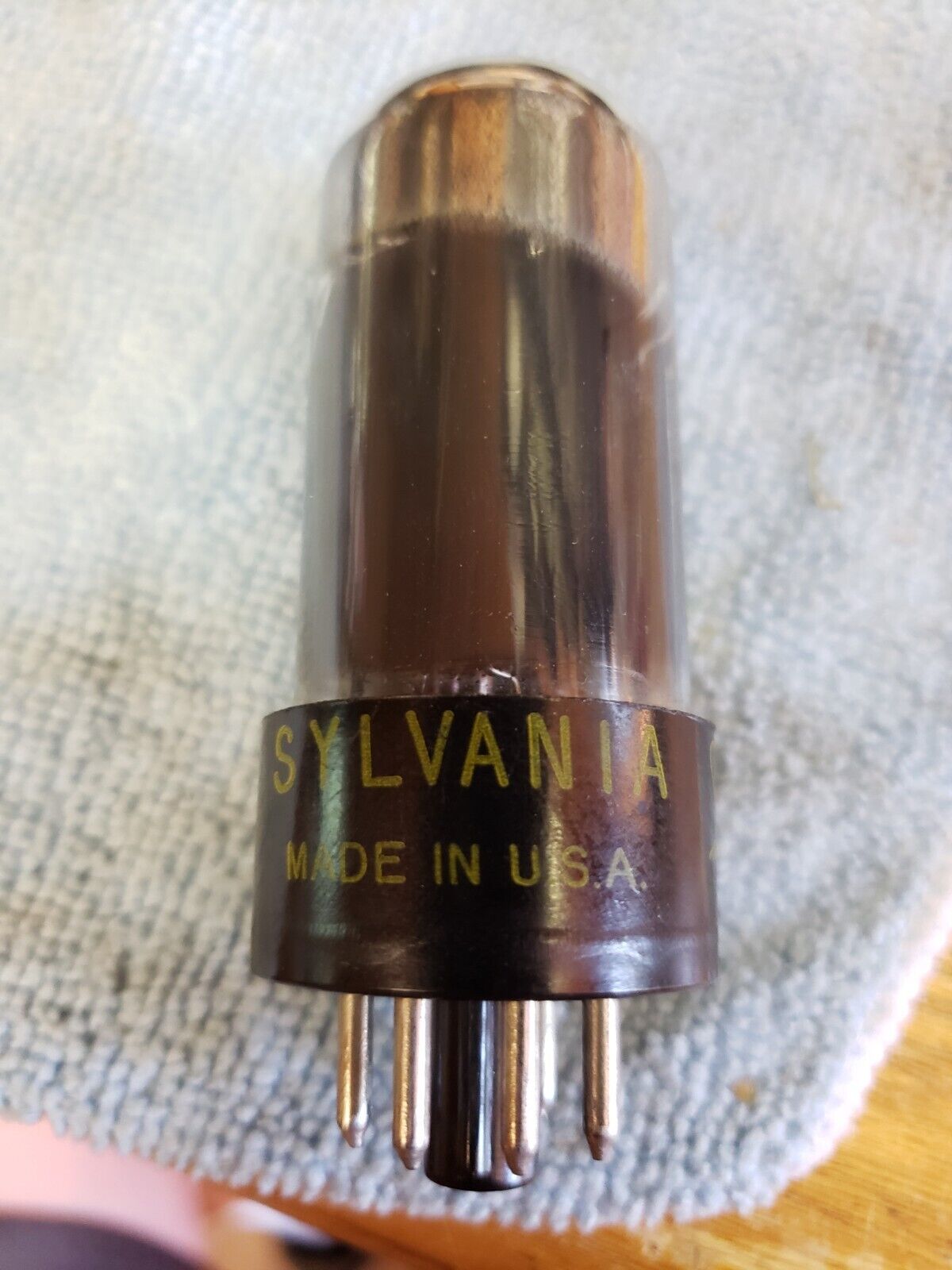 Single 6P6S / 6V6GT vacuum tube = 1940s Sylvania vintage rare smoked chrome