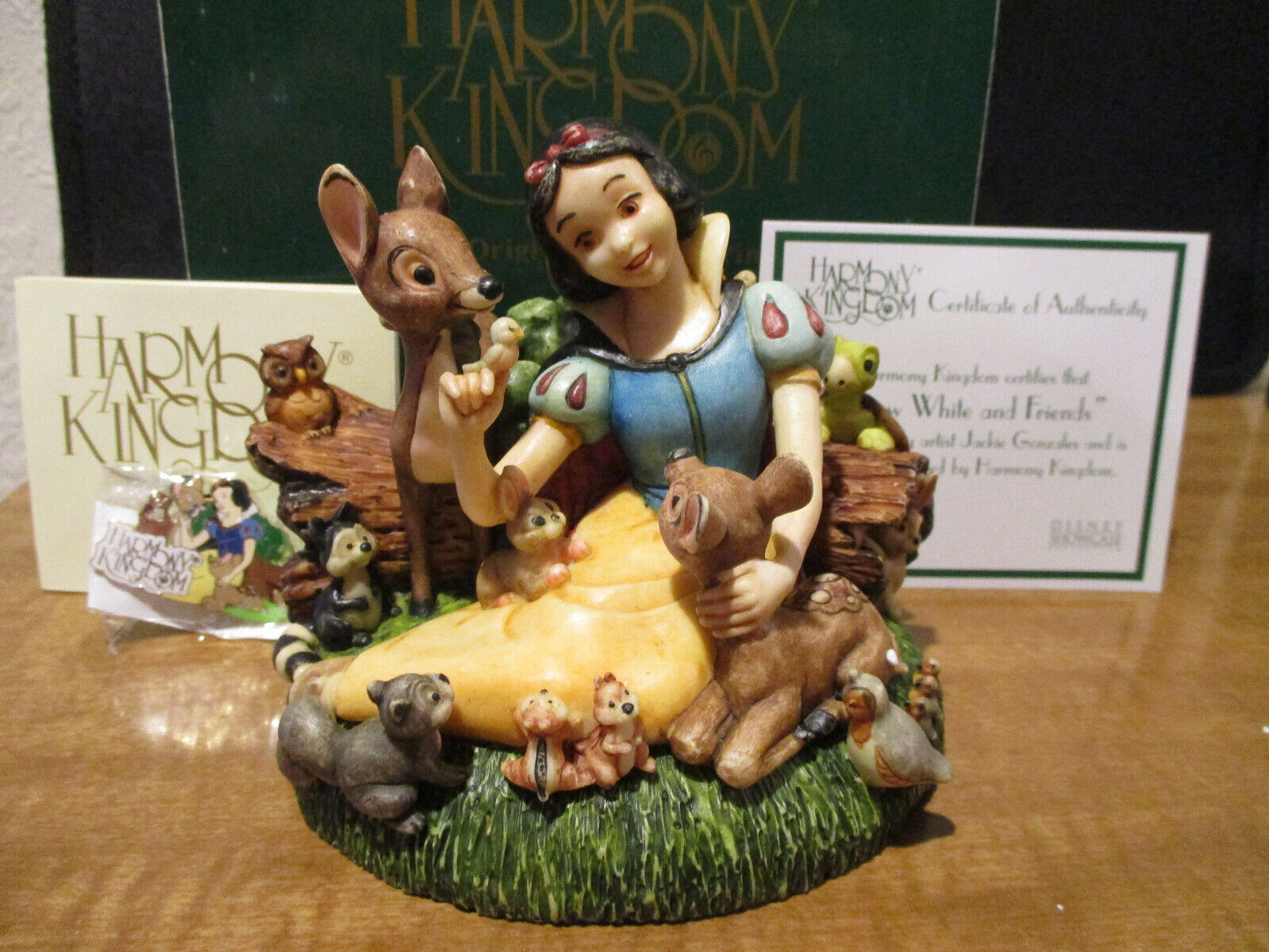 Harmony Kingdom Disney Snowwhite & Friends Box Figurine & Pin LE RARE