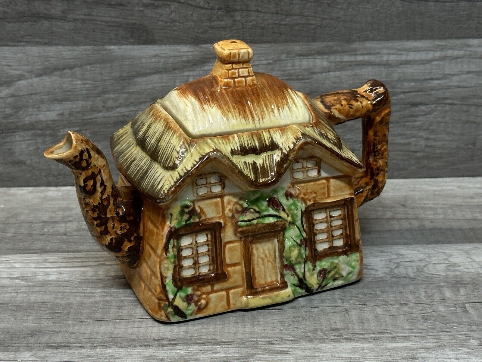 Vintage Cottage Teapot made in Occupied Japan J5