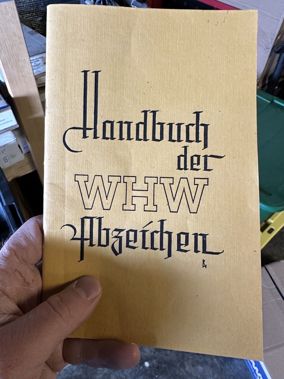 Vintage WW2 german winterhilfswerk WHW Badge Manual/book Identification READ