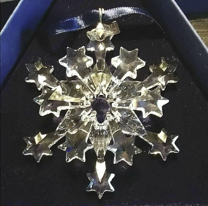 SWAROVSKI Snowflake Star Annual Ornament 2004 Limited
