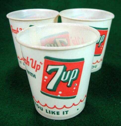 7 UP VINTAGE SMALL WAX PAPER DRINKING CUPS LOT OF 3