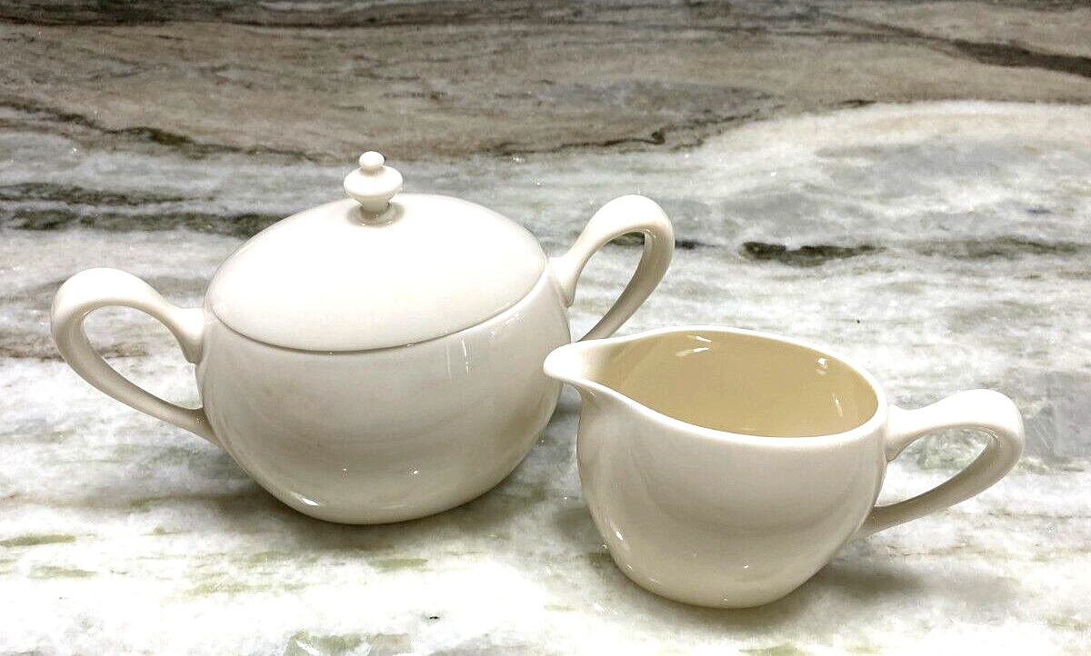 Vintage Elegant LENOX Cream and Sugar with Lid Classic Set of 2 Wight/beige 
