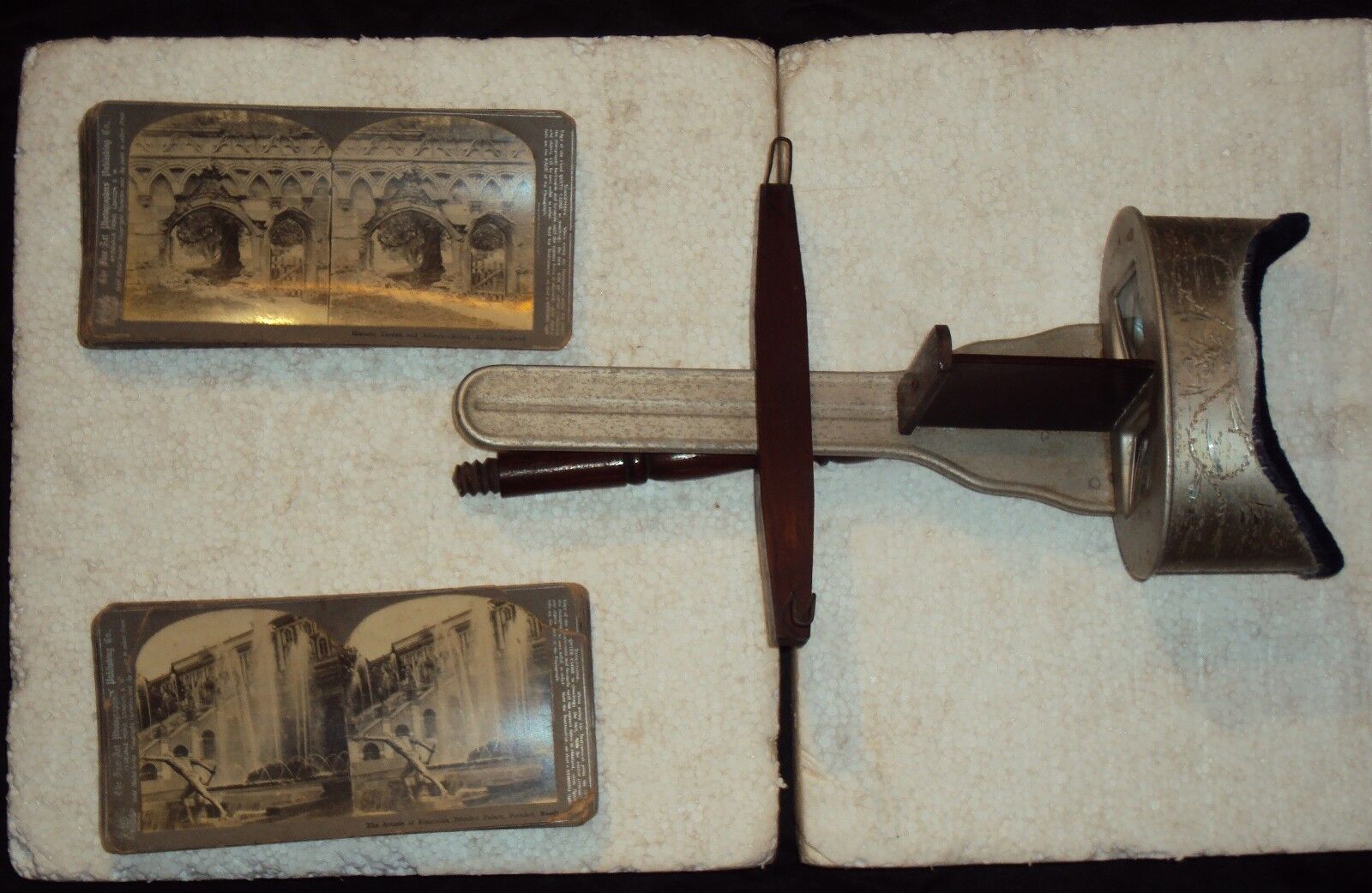 STEREO SCOPE Antique Vintage Wood Stereo Viewer Picture Slides With Stereo Card 