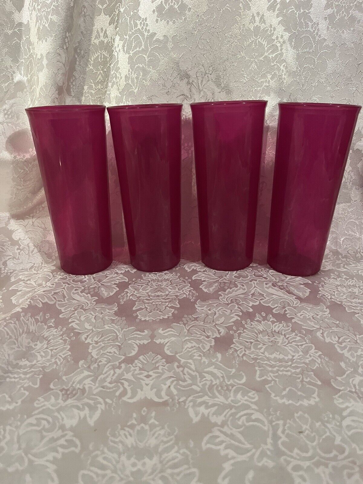 Tupperware Set Of 4 16 Oz Straight Sided Tumblers Cups Purple / Fuchsia BrandNew