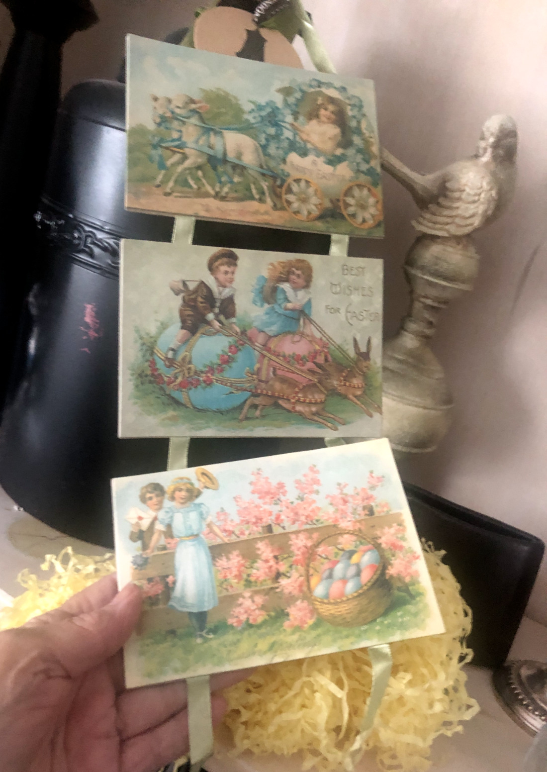 Vtg Victorian EASTER GREETINGS Wall Hanging 3 POSTCARDS CARDBOARD Ribbon Repro a