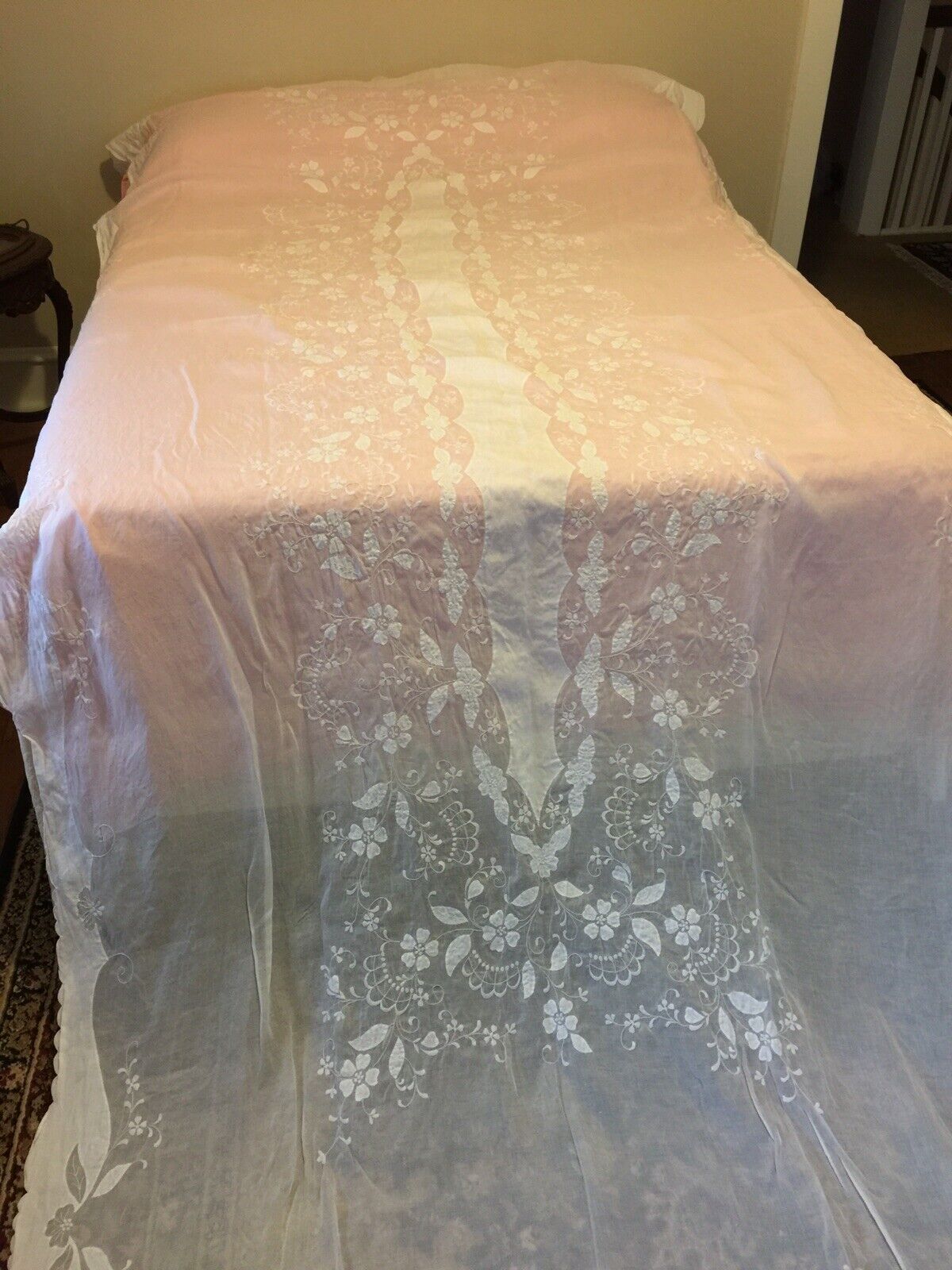 Vtg MADEIRA 64” X 138” Tablecloth Organza & Linen APPLIQUE Floral & Napkin Set