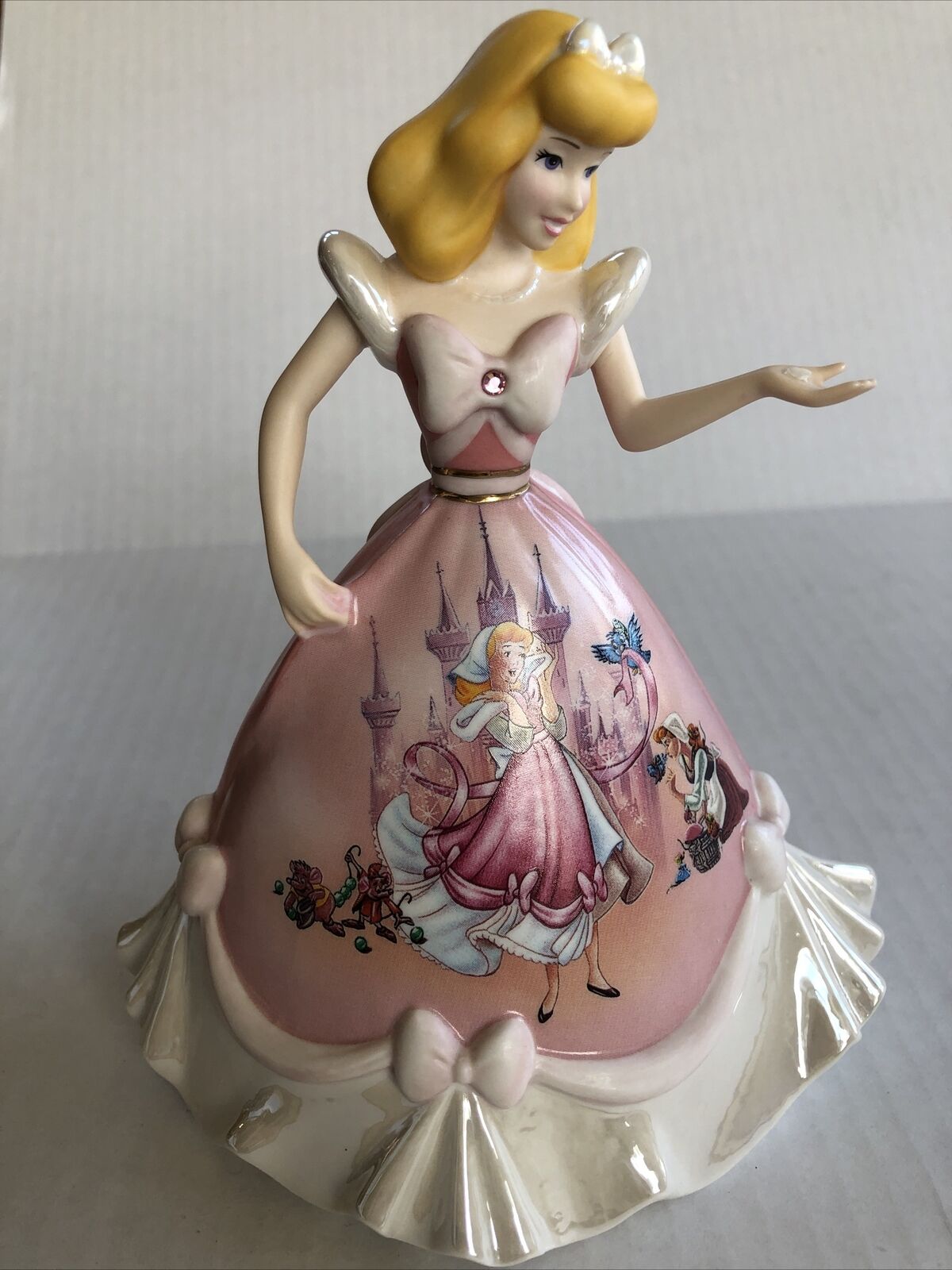 DISNEY Cinderella 2005 Bradford Editions Princess Figurine Bell Read