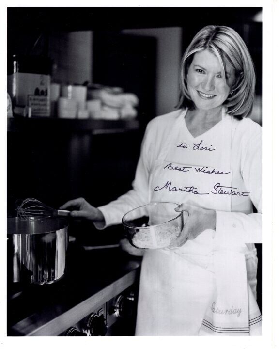 MARTHA STEWART Autographed Signed 8x10 Photograph - To Lori