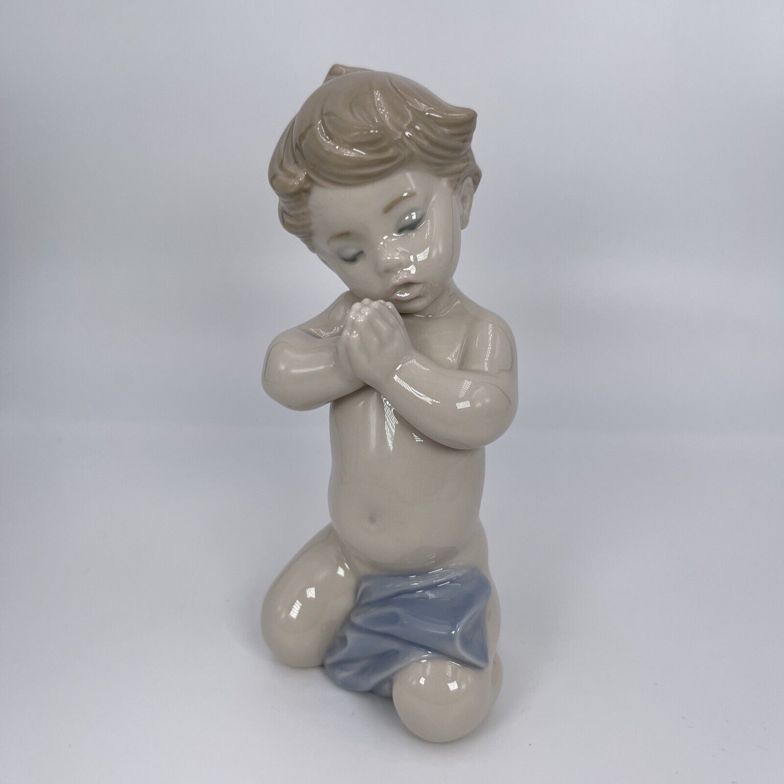 LLADRÓ A CHILD\'S PRAYER Figurine