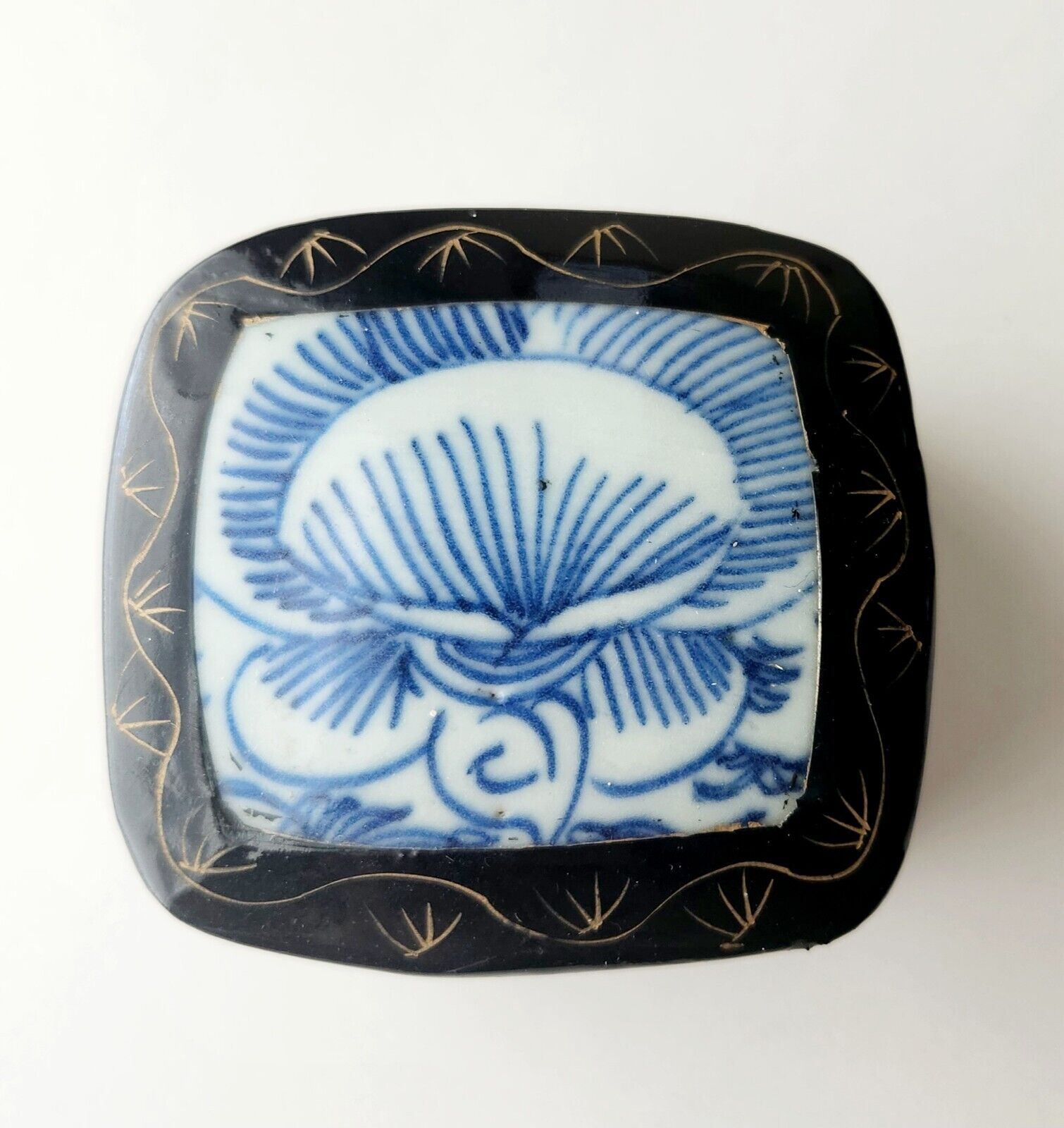 Chinese Porcelain Blue White Lotus Shard Black Laquer Trinket Box Handmade