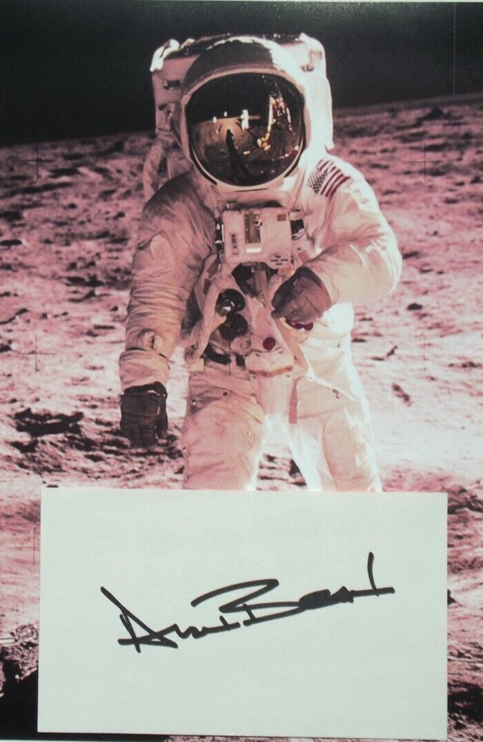 Alan Bean Signed Vintage Apollo 12 Commemorative Card 4th Moonwalker