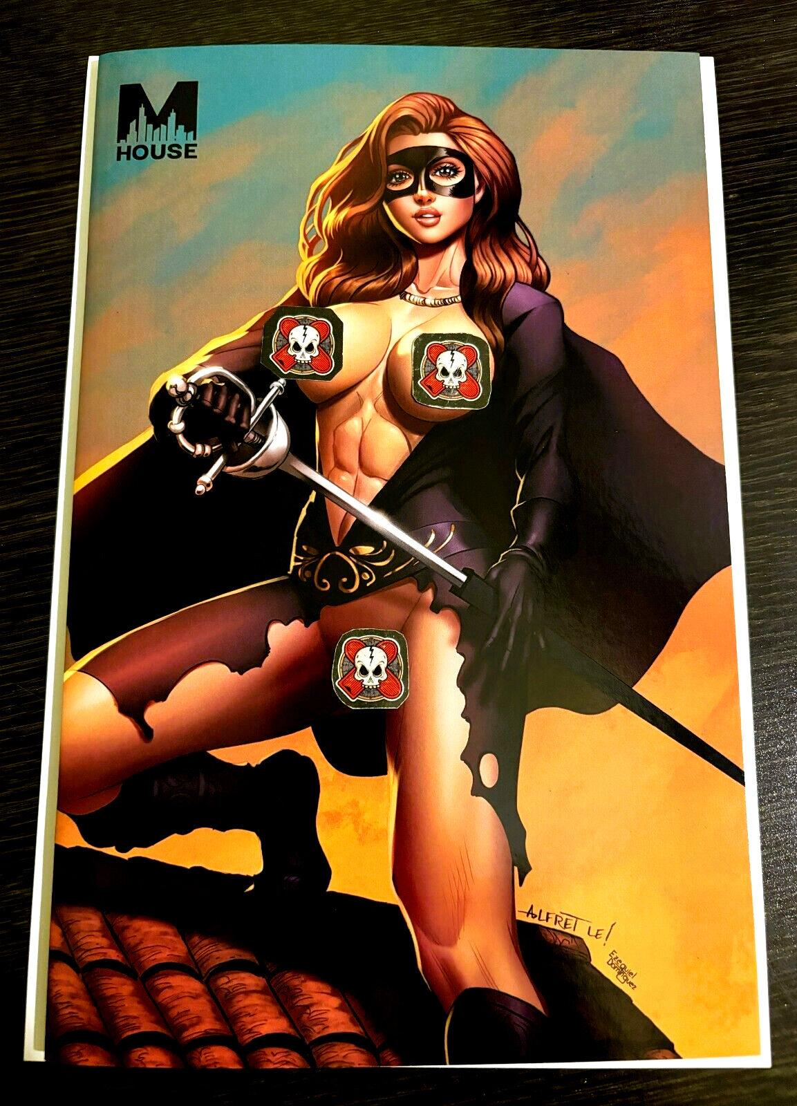 M HOUSE #1 WOMAN OF WAR ZORRO ALFRET LE EXCLUSIVE NUDE TRADES COVER LTD 50 NM+