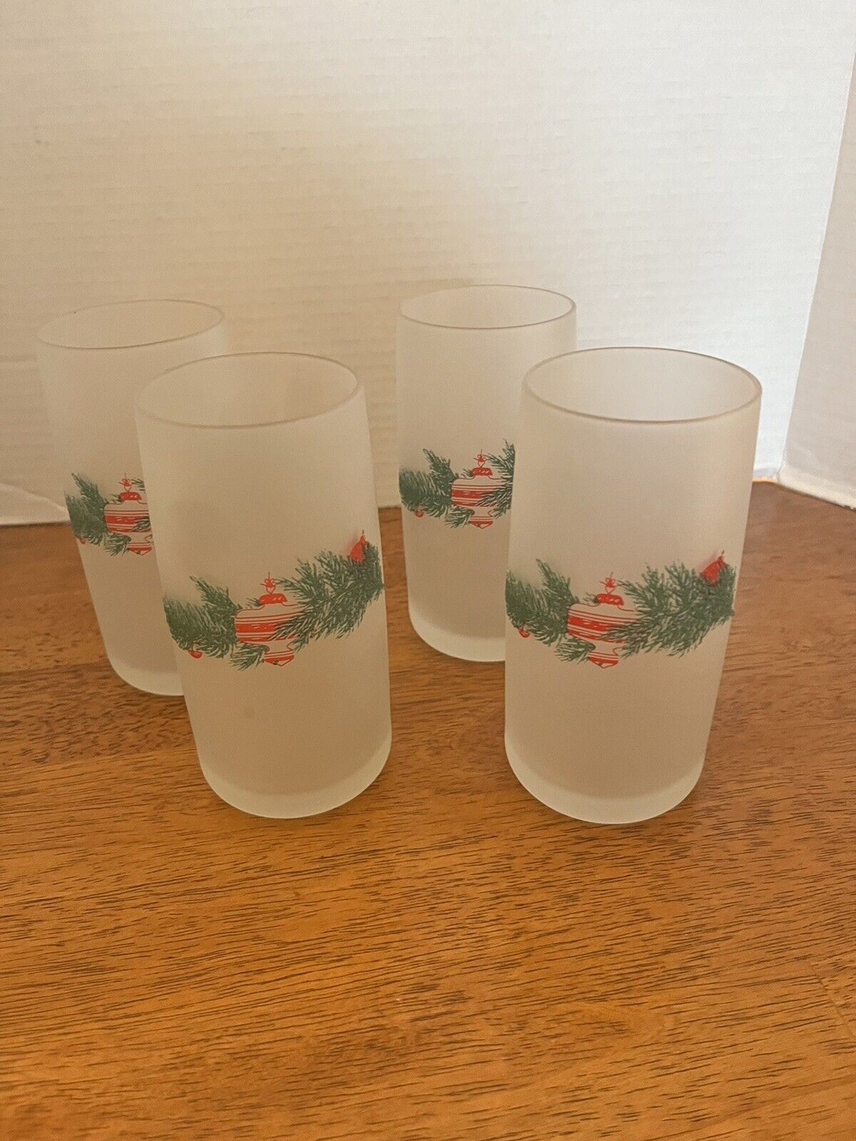 Vtg /Frosted Glass /Christmas /etched/Hi Ball Bar Drink Glasses/4/5  1/2” Tall