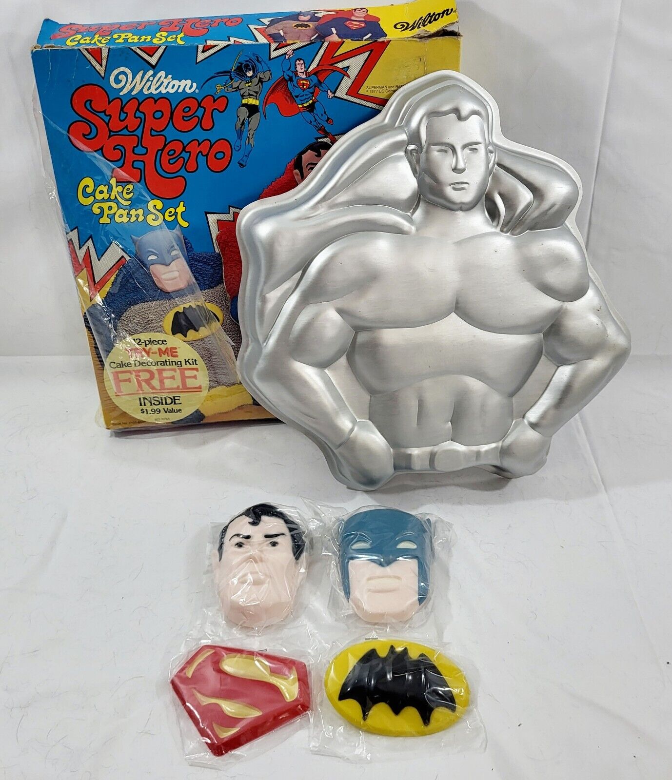 Wilton Super Hero Cake Pan Set Batman Superman W Faces & Logos Original Box 1977