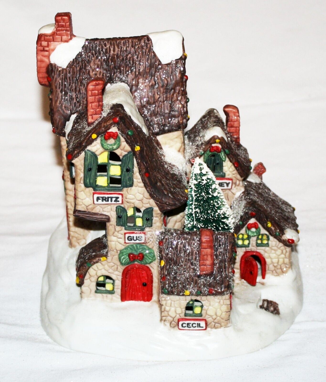 1993 KRINGLE MOUNTAIN ELVES DORM LIGHTED CHRISTMAS HOUSE PRETTIQUE DESIGNS  (S8)