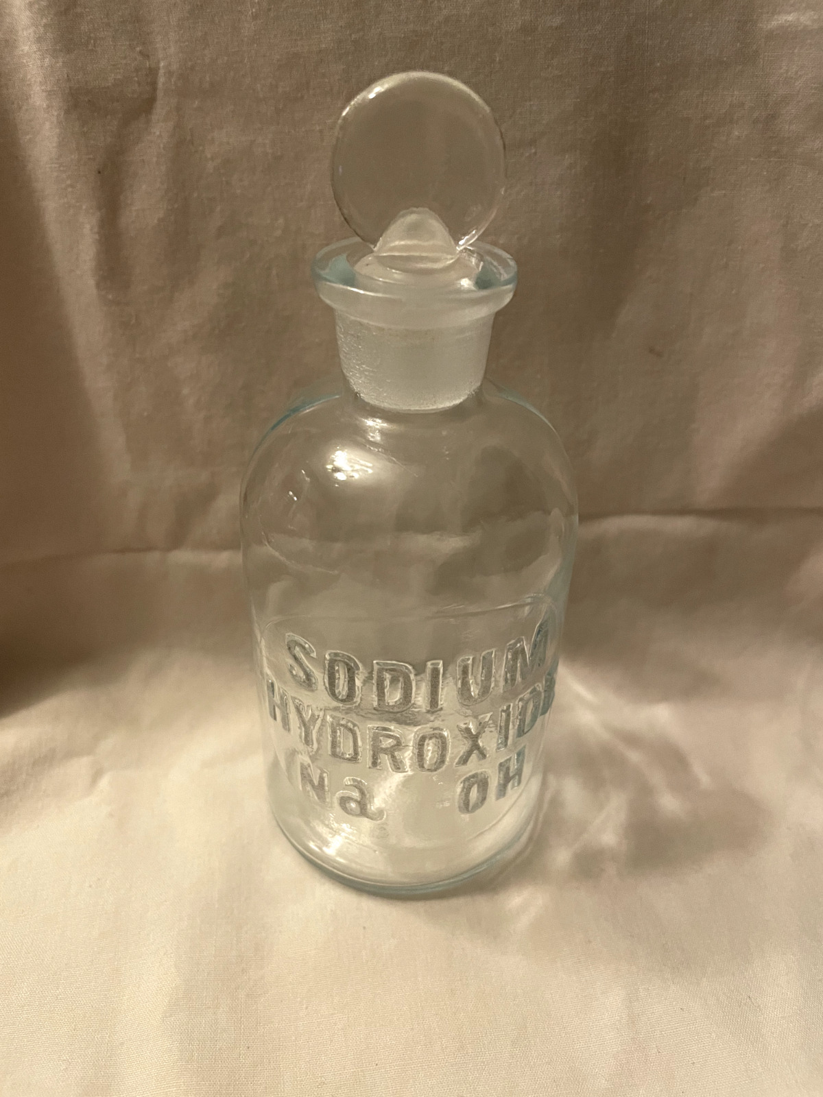 Antique Clear Glass Apothecary SODIUM HYDROXIDE Na OH Imprinted