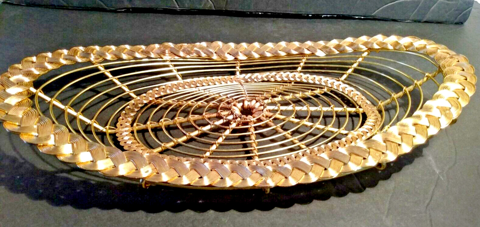GOLD TONE WIRE FRUIT OR TRINKET BASKET WITH INTRICATE DESIGN OVAL SHAPE UNUSUAL