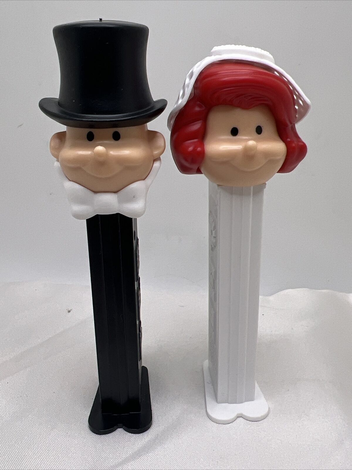 PEZ Redhead Bride and Groom Wedding Gift  Favor Candy Bar Cake Topper Hungary