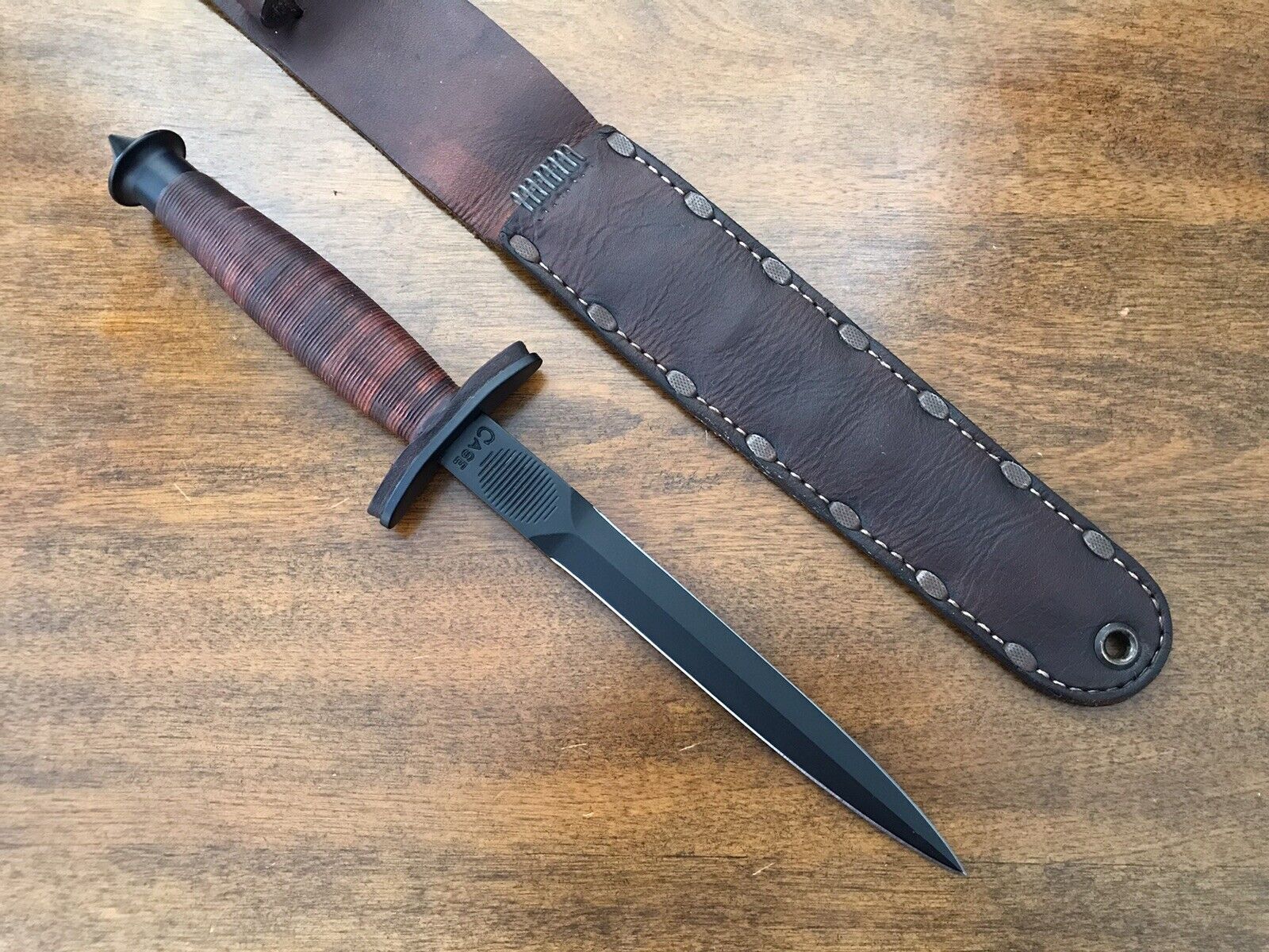 Vintage 1998 Case V-42 Stiletto Fixed Blade Knife Dagger Made In USA
