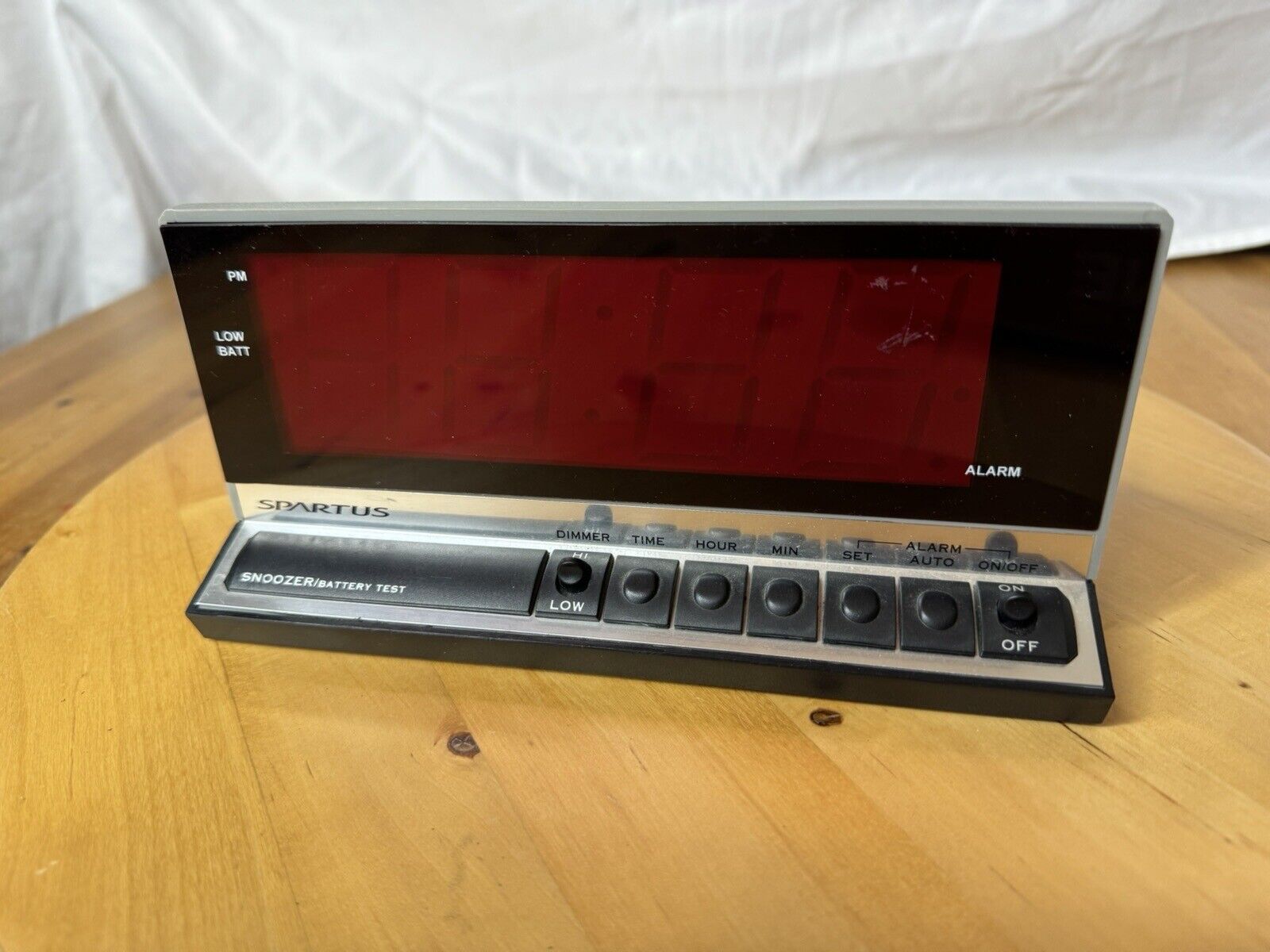 Vintage Spartus Electronic Digital Alarm Clock Model 115061 Tested Working