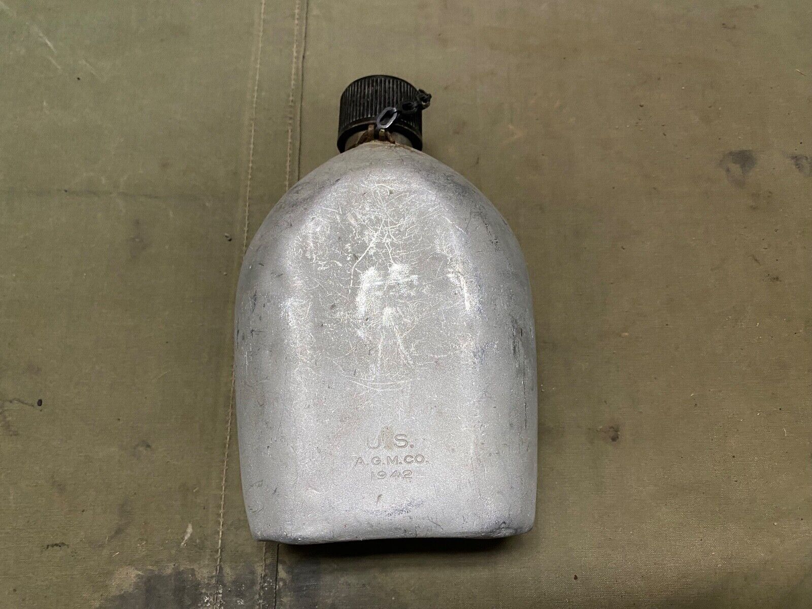 ORIGINAL WWII US ARMY M1942 ALUMINUM CANTEEN-DATED 1942