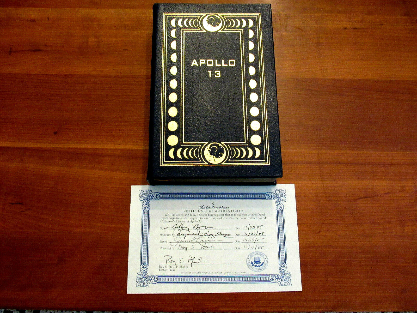 JAMES JIM LOVELL JEFFREY KLUGER APOLLO 13 SIGNED AUTO COLLECTORS LEATHER BOOK  