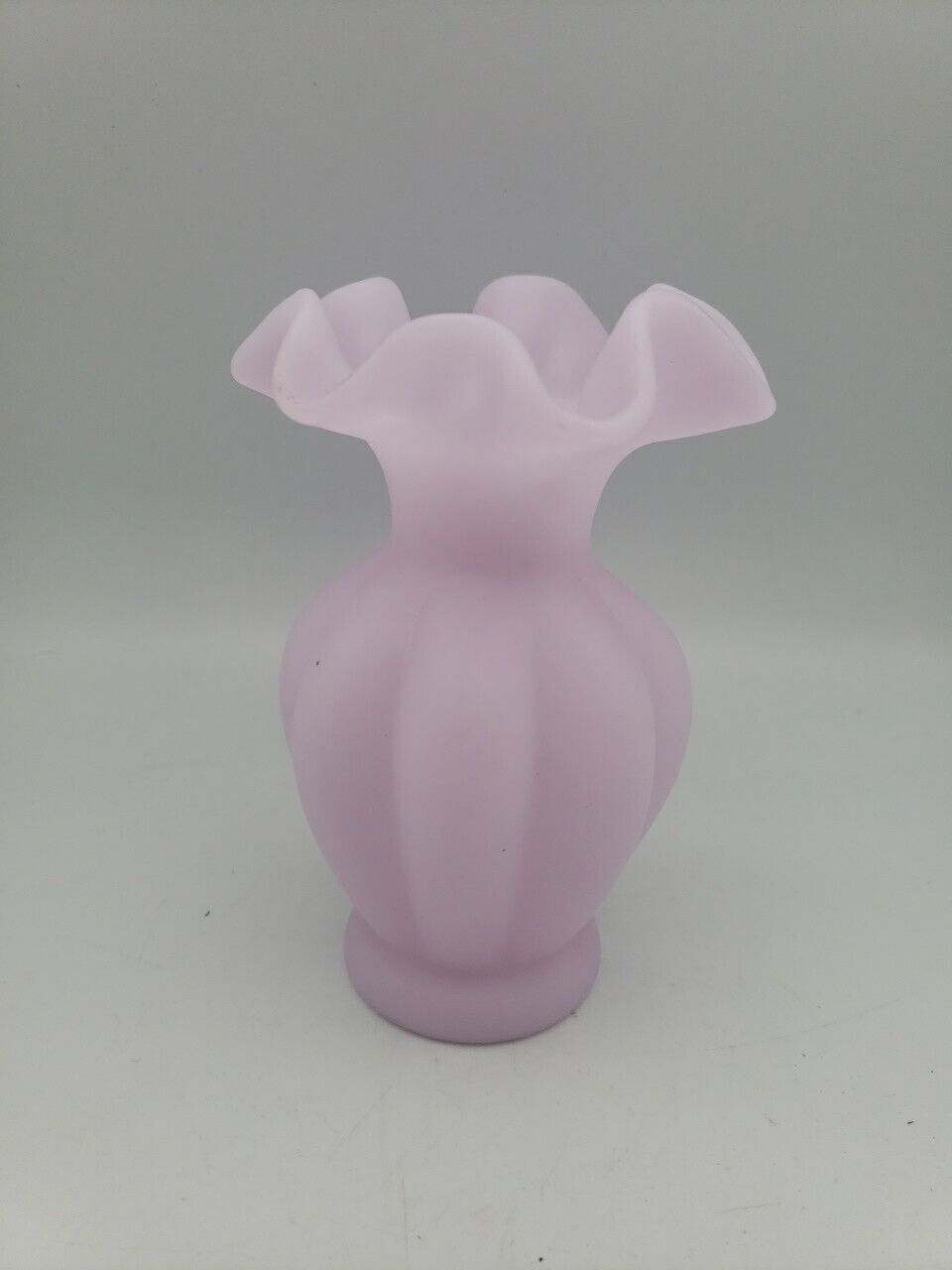 Fenton Lavender Lilac Satin Ruffled Melon Vase Vtg Hard To Find Purple