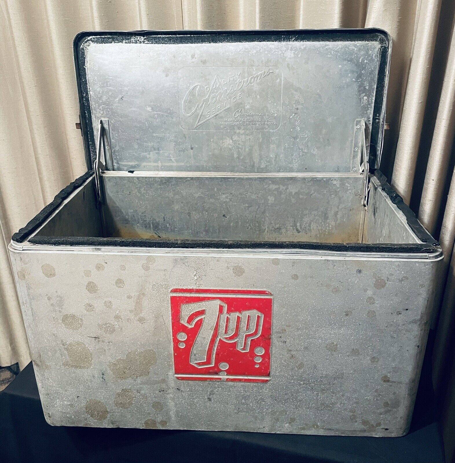 Vintage 1950s Cronstroms 7UP Aluminum Cooler  Ice Chest w/ Embossed Logos