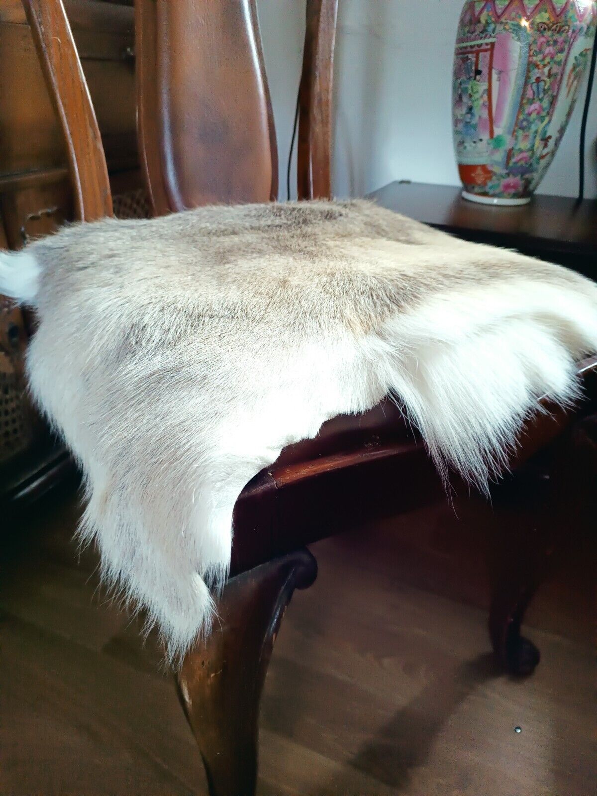 Norwegian Reindeer Skin Hide Fur Pelt Rug Soft Pillow Chair Throw Over Cushion 