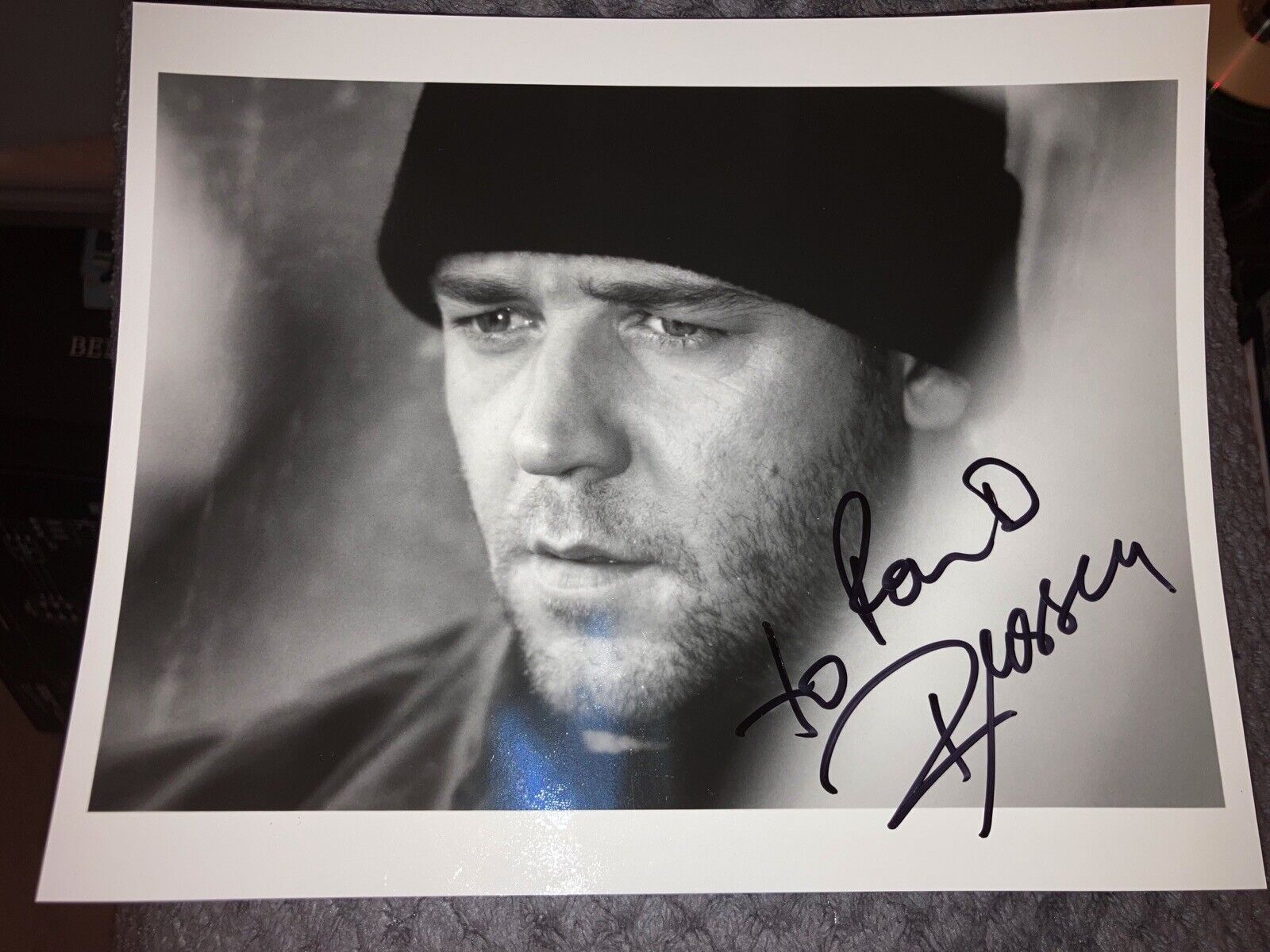 PHOTO AUTOGRAPHED Russell Crowe (8 X 10)