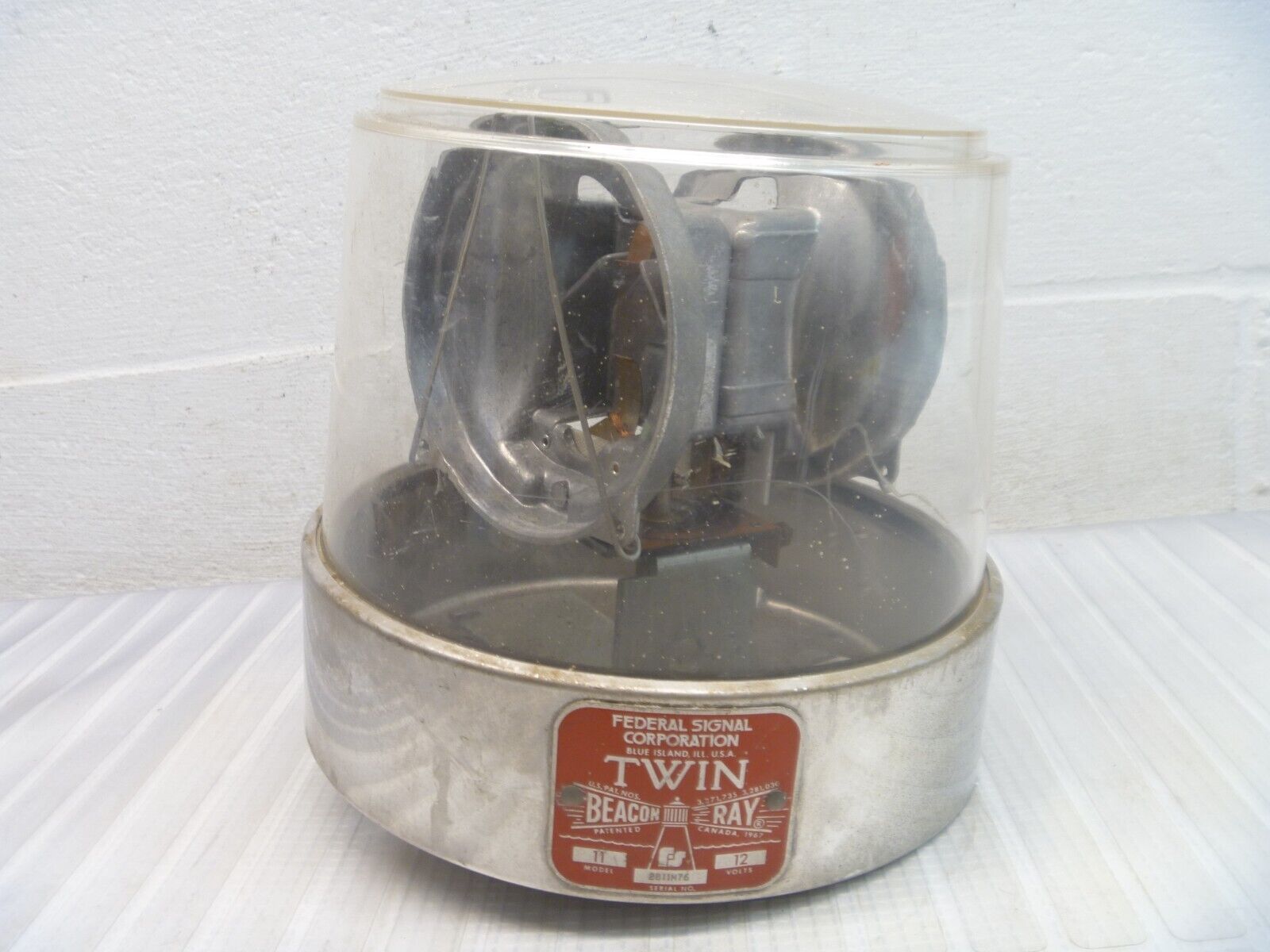 Federal Signal Visibar Twin Beacon Ray Model 11 Rotator Head DOME GLOBE AS IS