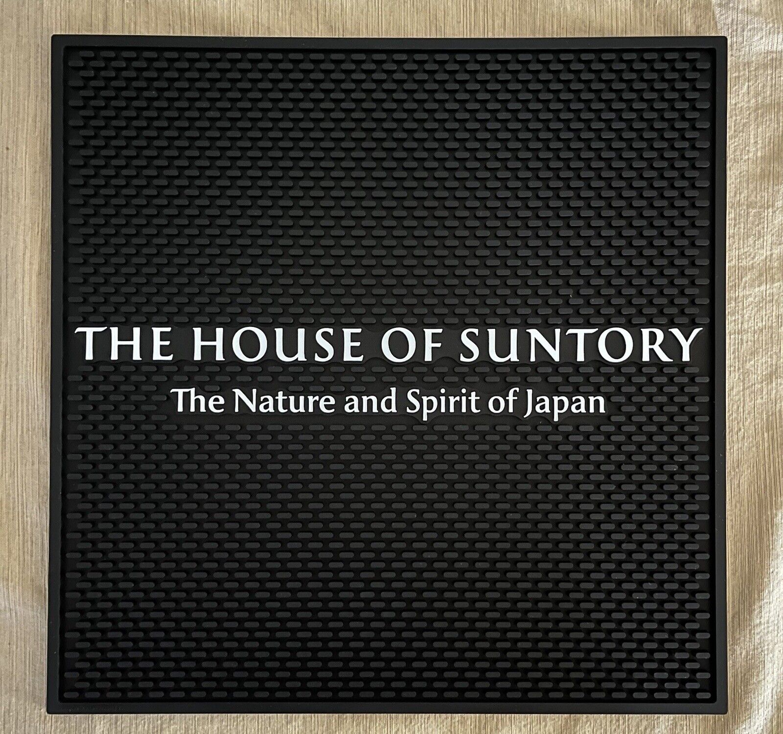 THE HOUSE OF SUNTORY JAPANESE WHISKY SQUARE BAR SERVICE SPILL MAT COASTER *NEW*