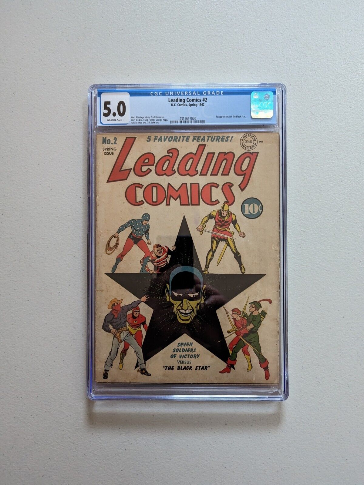 Leading Comics 2 DC 1942 CGC, Rare Early Issue (1st Blackstar)