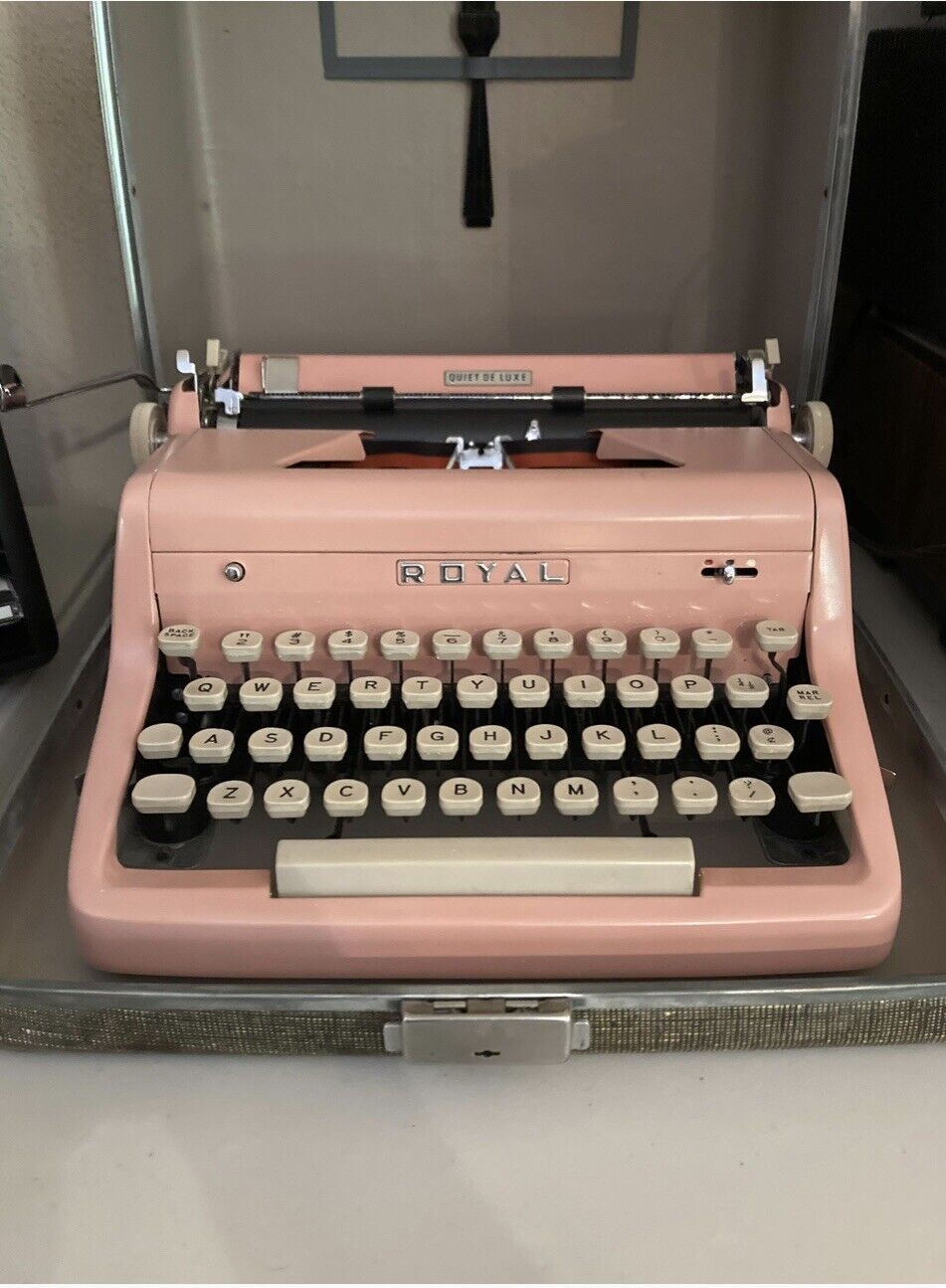 Vintage 1950's PINK Royal Quiet Deluxe Typewriter w/ Original Tweed Case