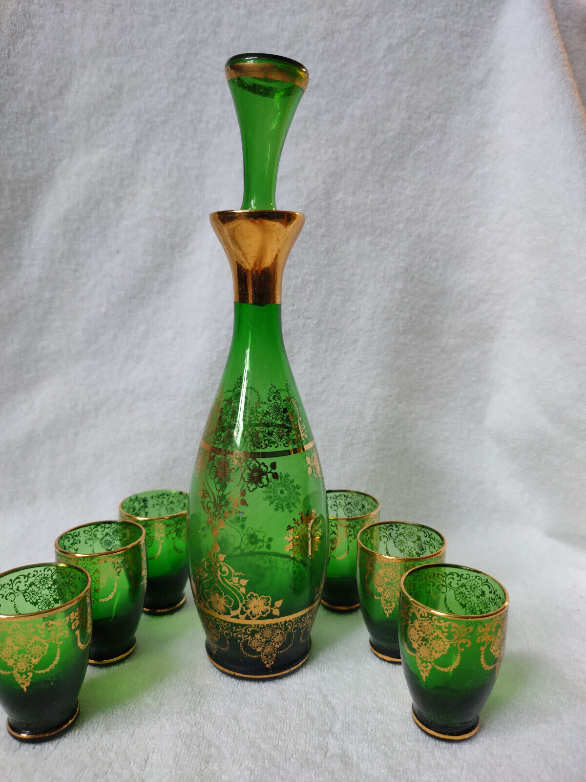 Vintage Italian Venetian  Green Glass Gold Overlay 8 Piece Decanter Set