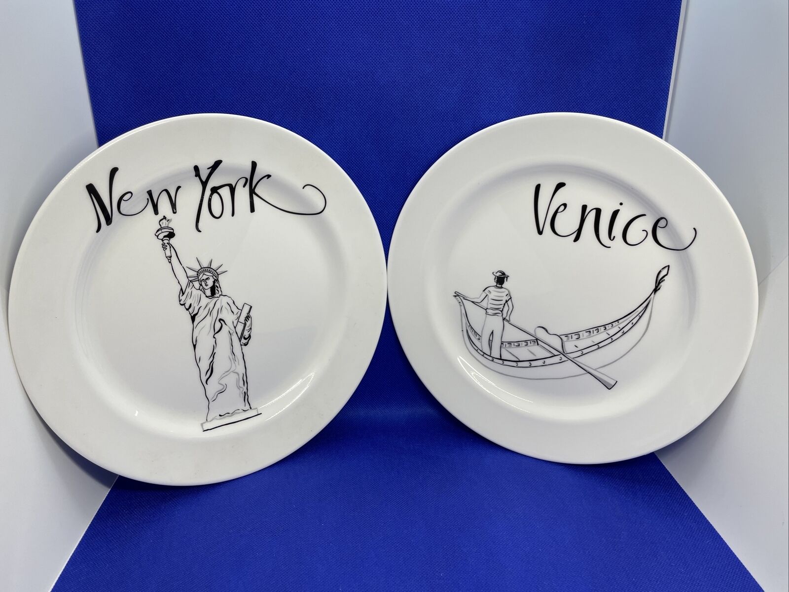 WEDGWOOD Grand Gourmet, Venice New York Bone China Plates Set 2 Mint