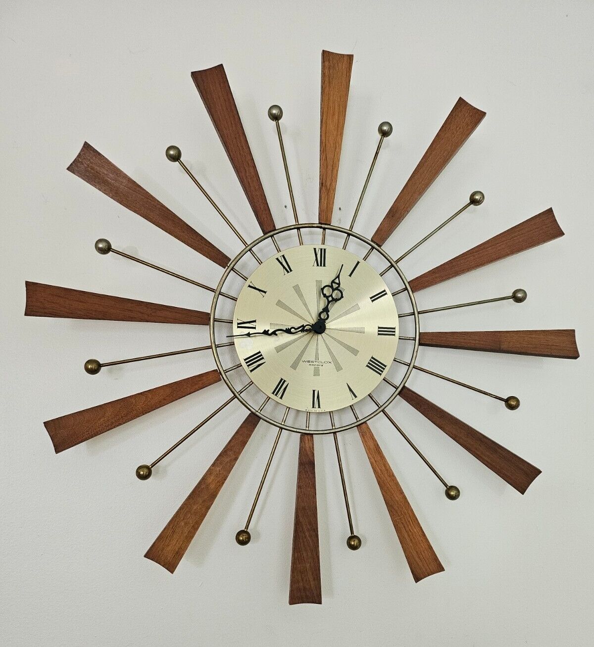 Vintage Starburst clock atomic 24\