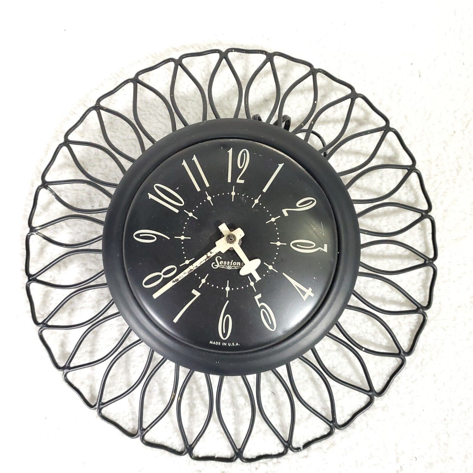 Sessions Electric Round Black Wall Clock. Working 