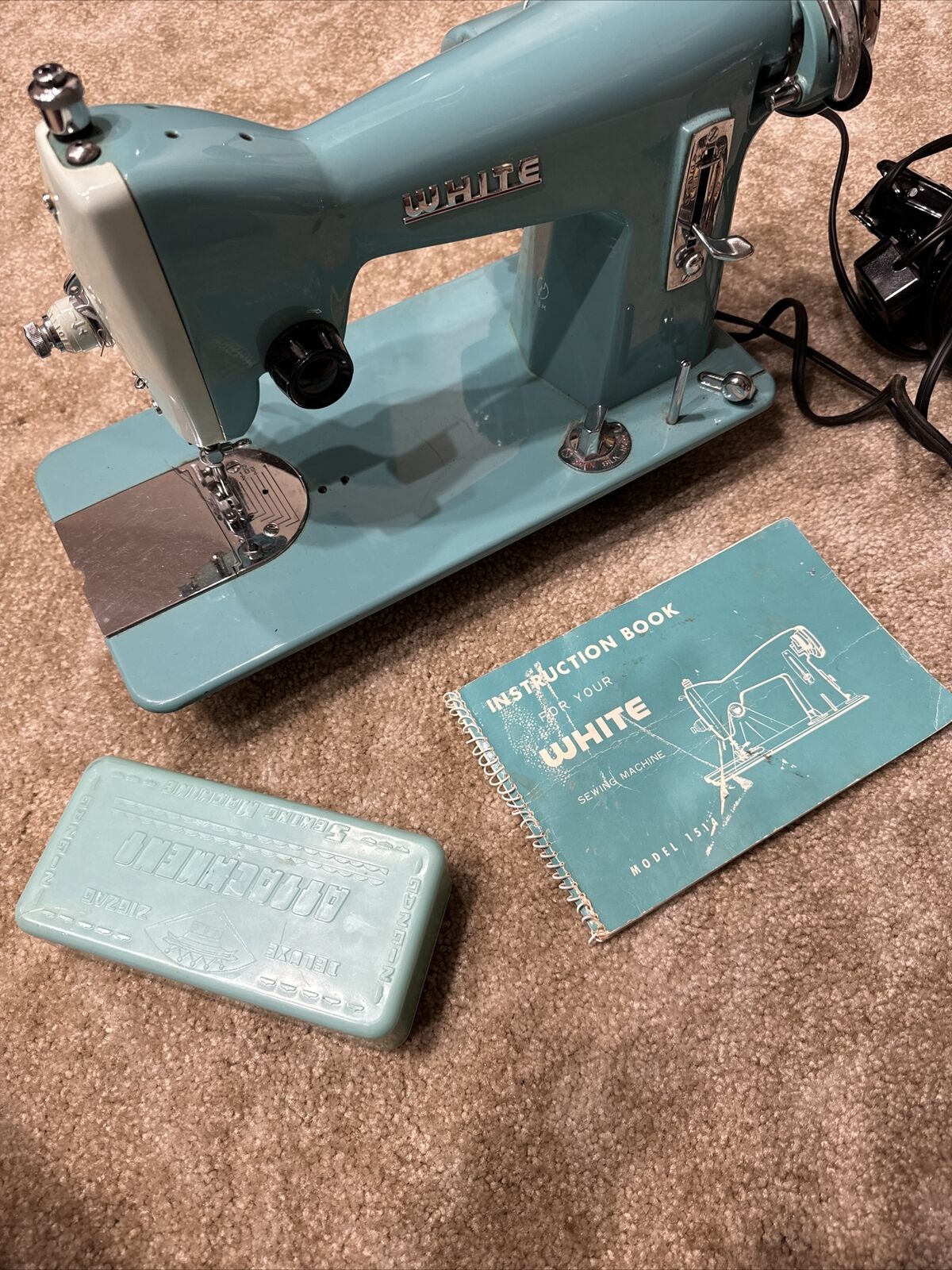 Vintage White 1514 Sewing Machine Turquoise Japanese Made 1950\'s Sewing Works