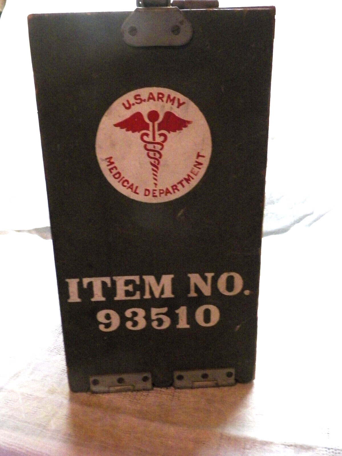 RARE WW II US ARMY MEDICAL  ANESTHESIA WOOD ITEM NO. 93510 WITH DRAWERS