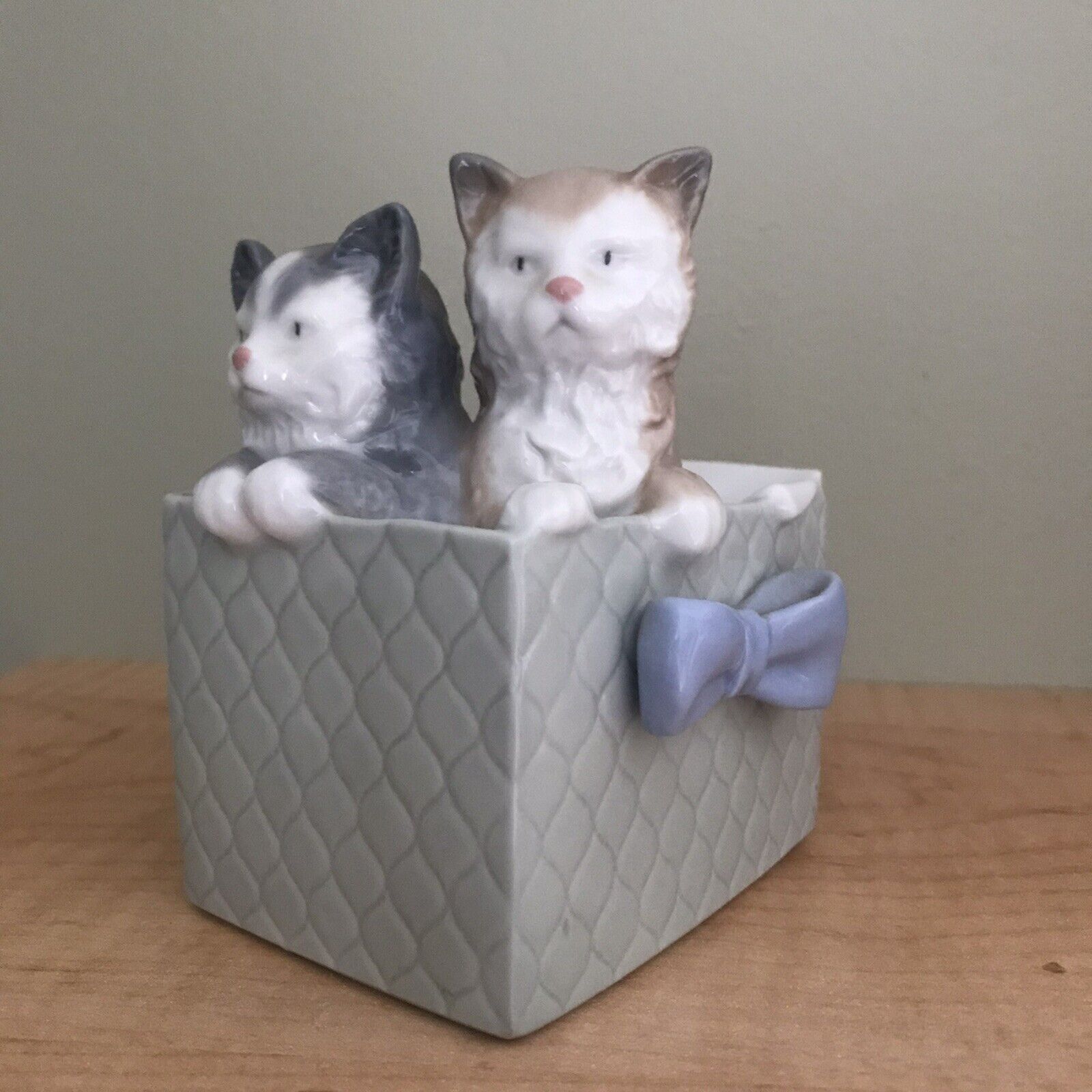 Vintage NAO Porcelain Cats In A Basket Figurine #1080 