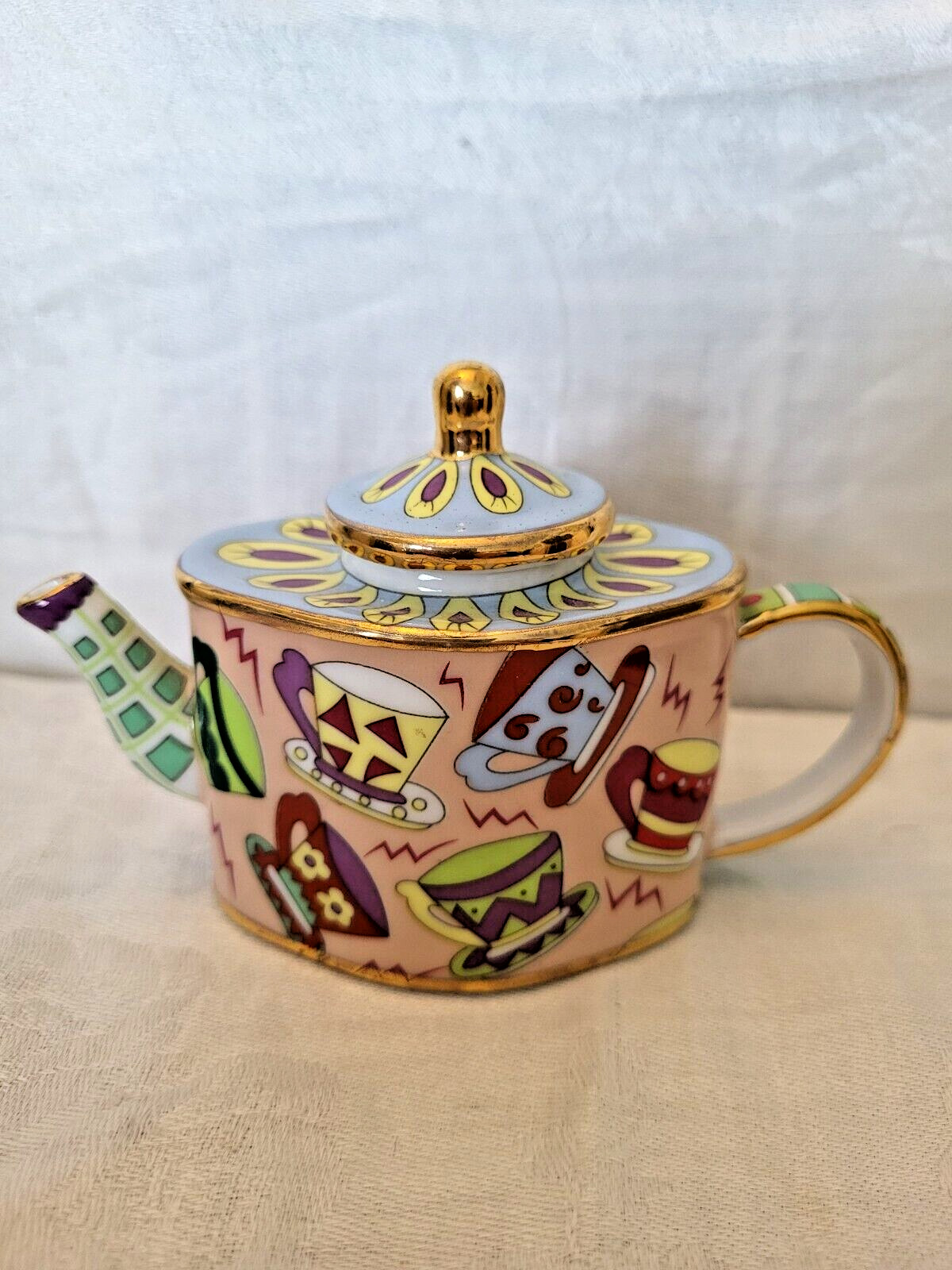Vivian Chan miniature porcelain teapot teacups design 2002