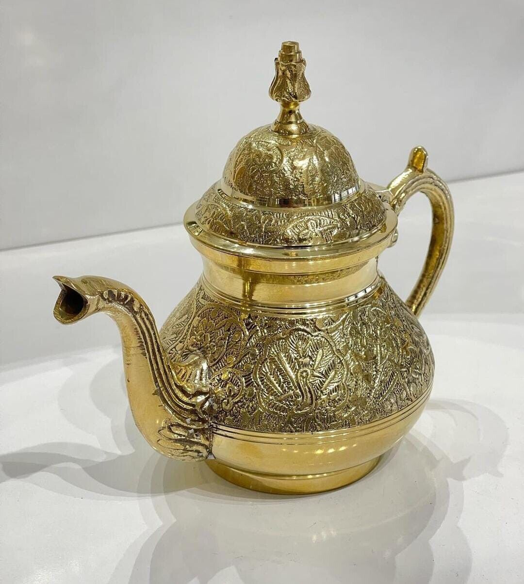 Exquisite Handcrafted Copper Tea Kettle - Traditional Moroccan Elegance