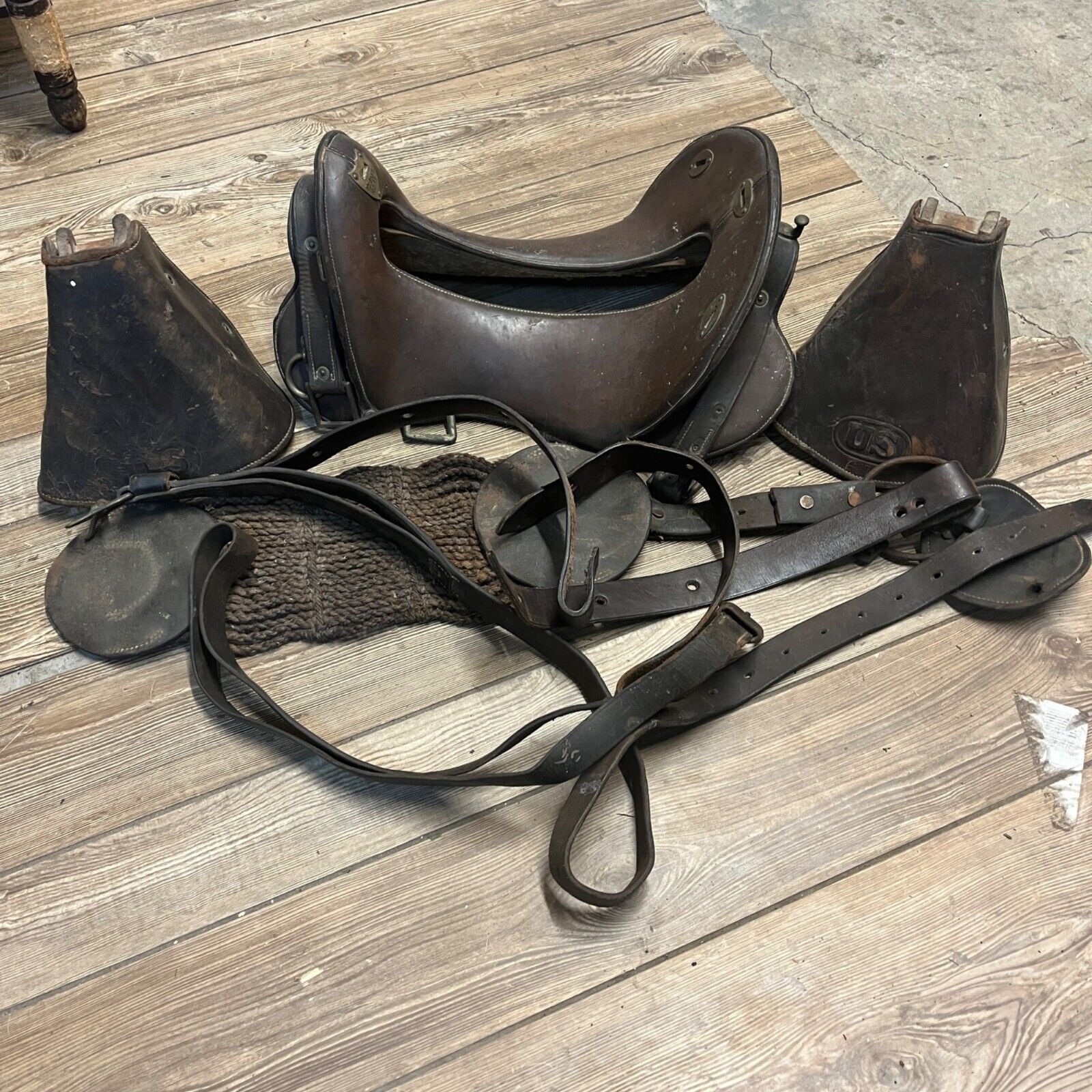 Antique World War 1 WW1 Calvery Horse Saddle Clinch Stirruips Set
